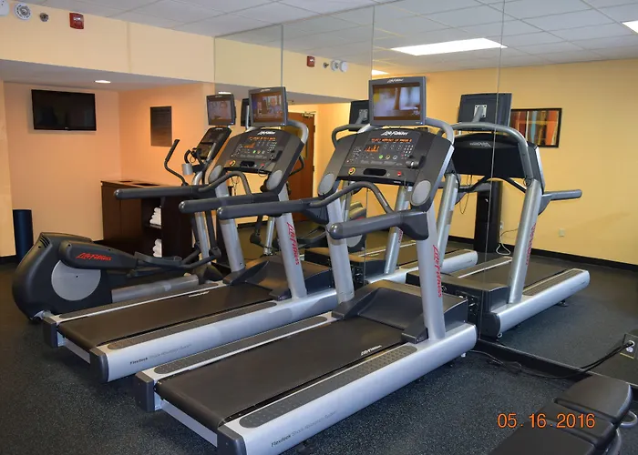 Hotel Wingate By Wyndham Phoenix 3*