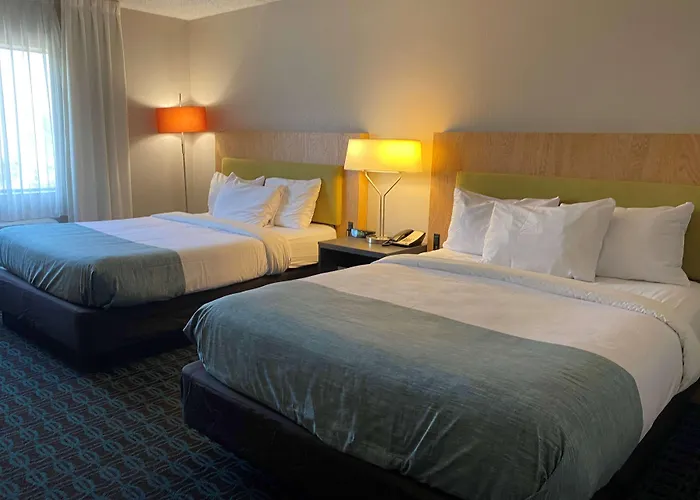 Hotel Wingate By Wyndham Phoenix 3*