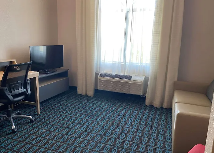 Wingate By Wyndham Phoenix Hotel 3*
