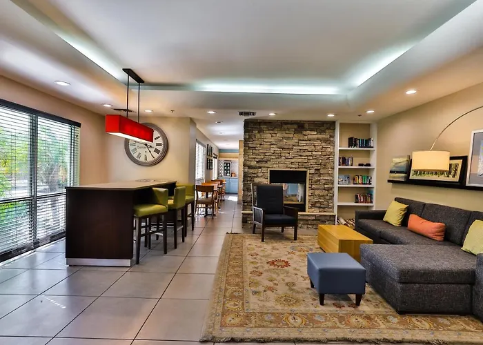 Hotel Wingate By Wyndham Phoenix 3*